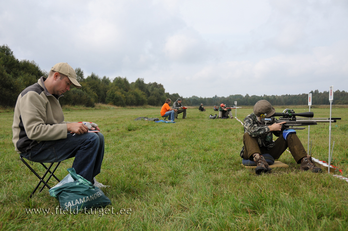 Heli grupp tulejoonel